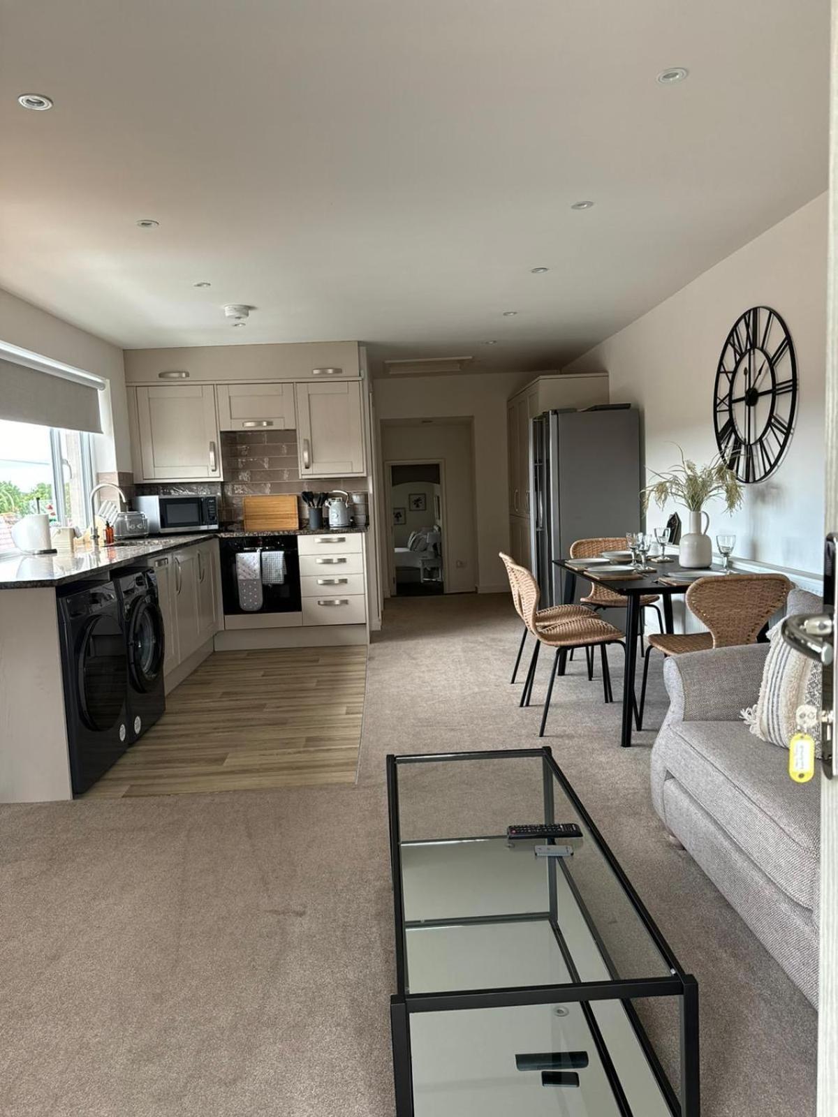 Chew View Luxury Apartment Keynsham Bagian luar foto