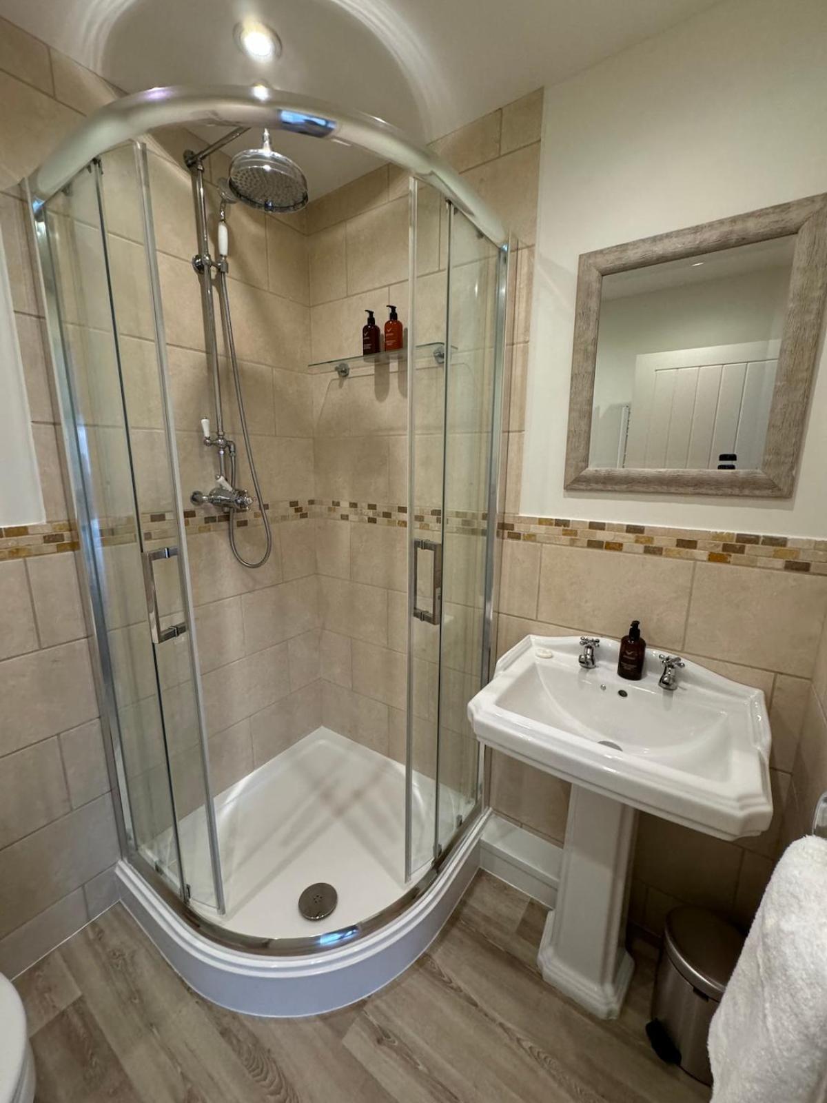 Chew View Luxury Apartment Keynsham Bagian luar foto