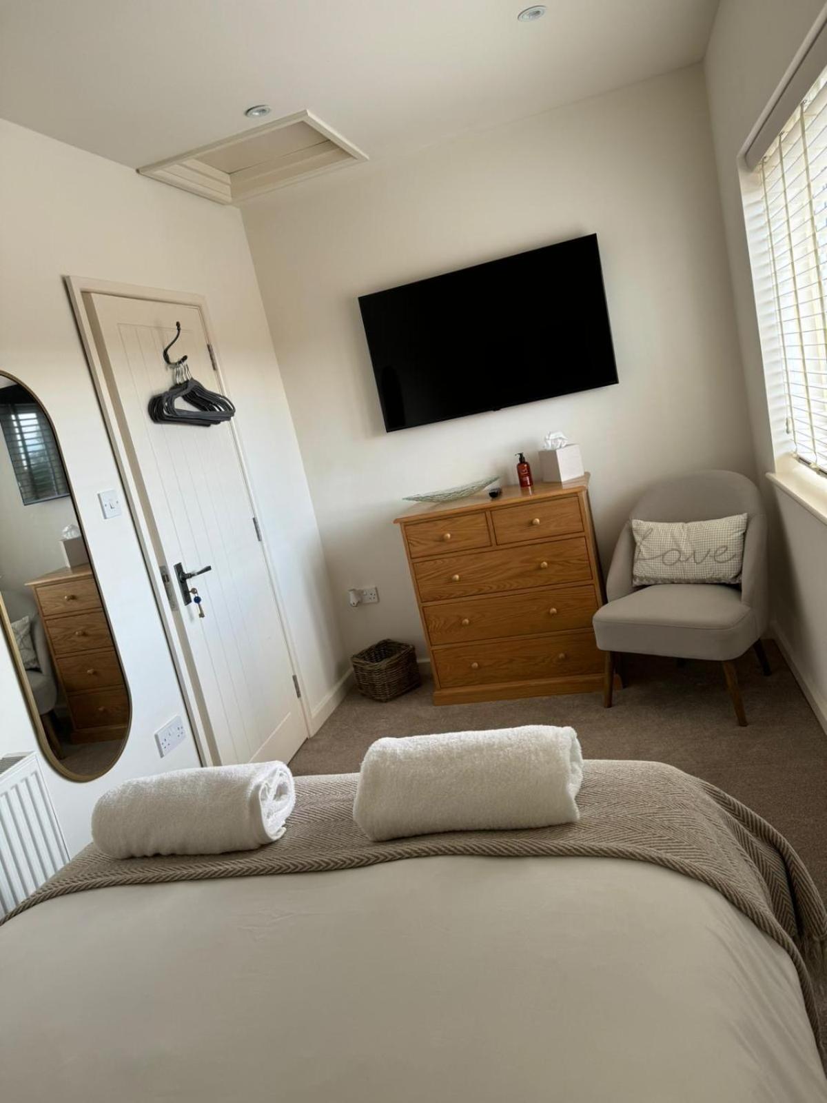 Chew View Luxury Apartment Keynsham Bagian luar foto